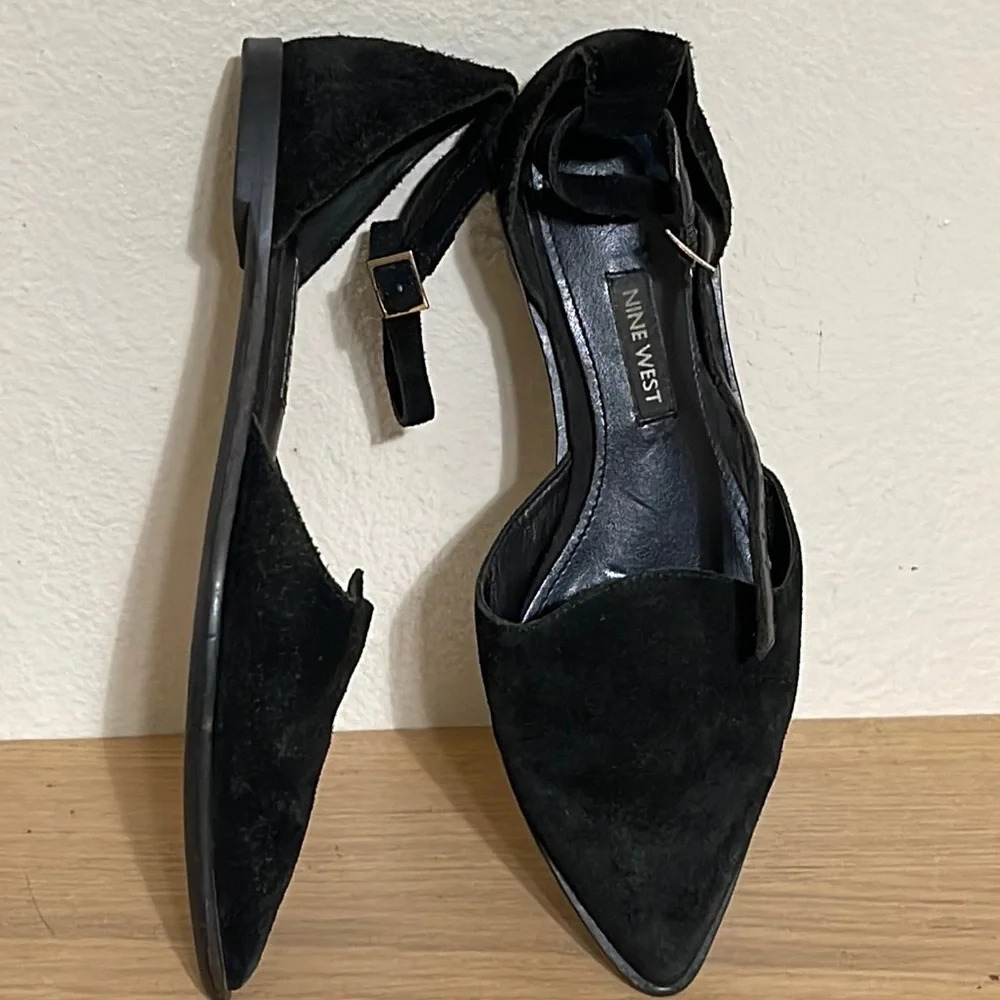 Nine West black pointed toe flat shoes 6.5